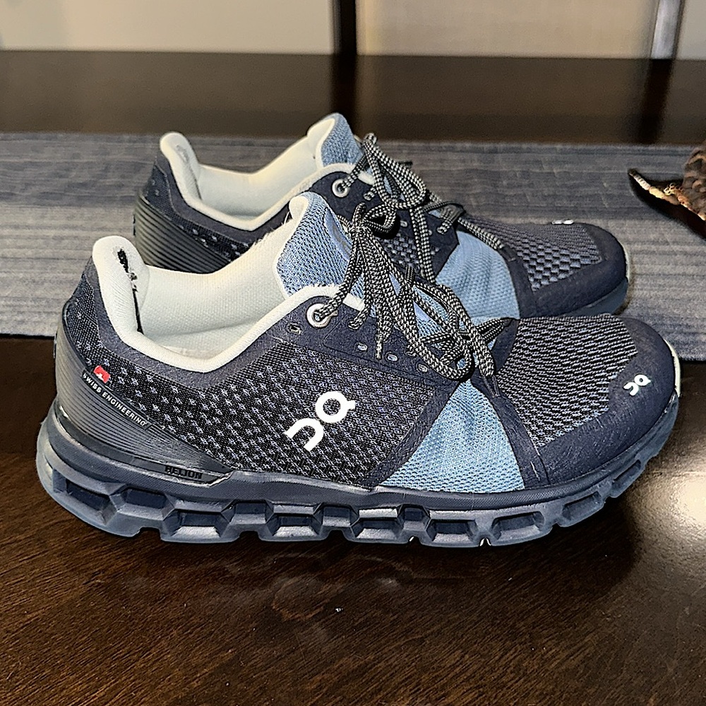 On Running On Cloud Helion Speedboard Sneakers